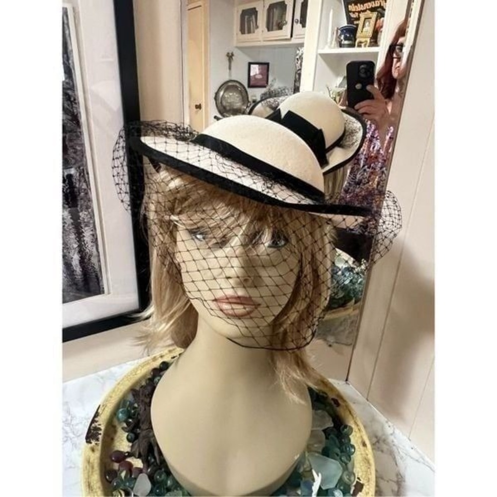 Sonni San Francisco Vintage 80's Cream & Black Cocktail Hat W/ Net & Back Bow &